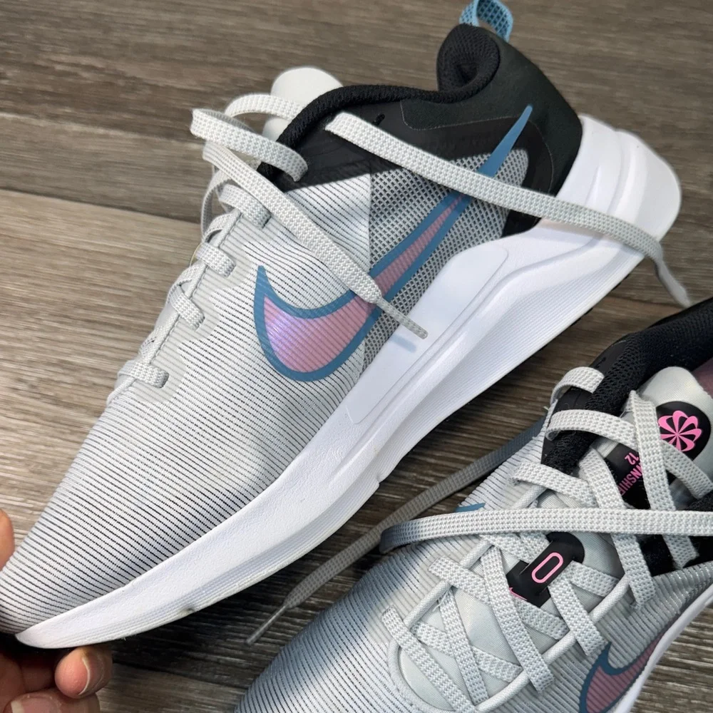Nike Women's Black, Gray, and Pink Sneakers woman’s size 9.5 (j203)